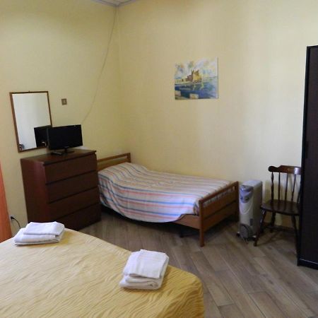 La Casetta Arancione Nell'Aeroporto Di Napoli Apartment Luaran gambar
